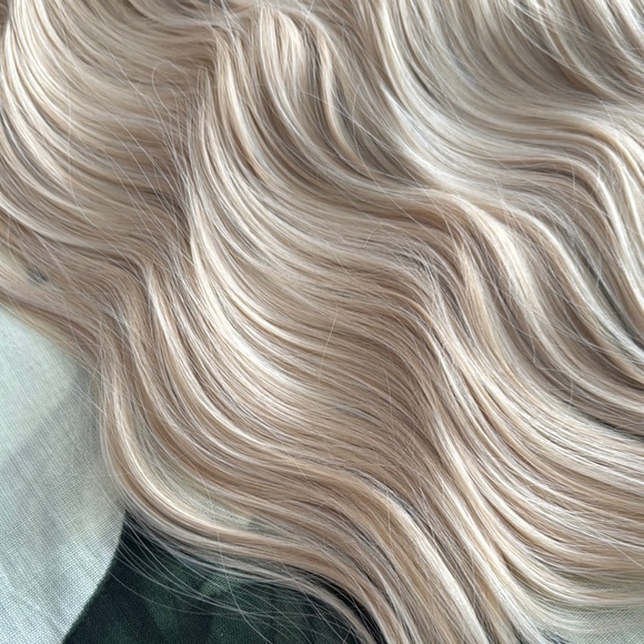 Human hair blend 20 In Clip In Extra Light Blonde Hair Extensions - Picture 5 of 9
